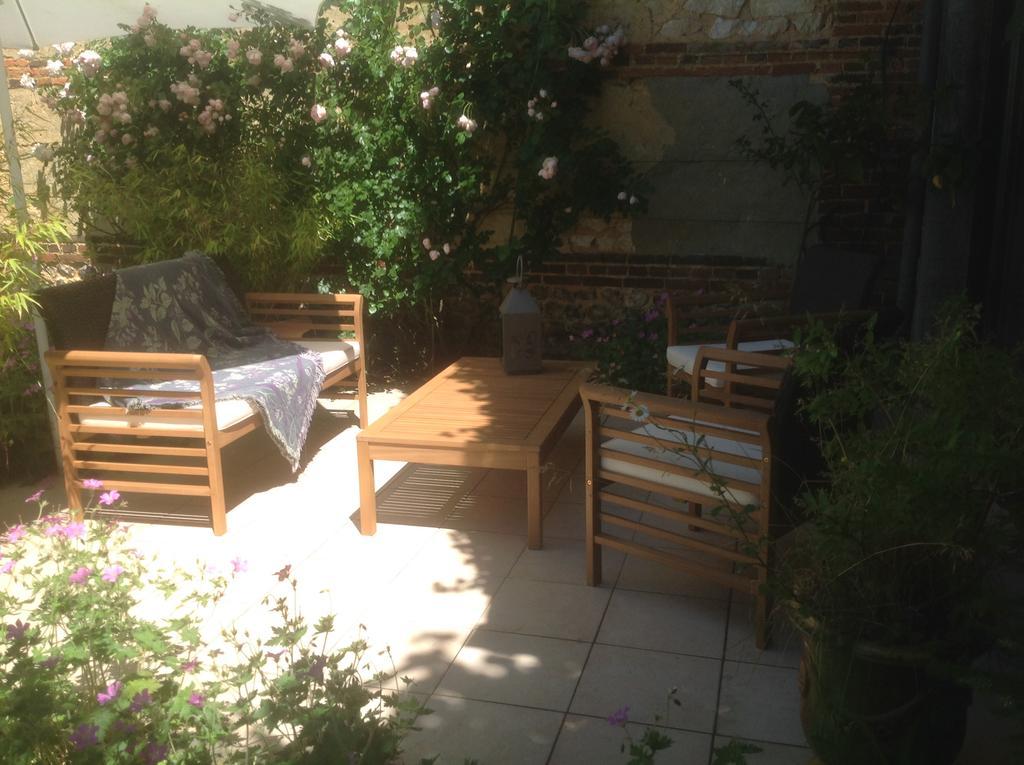 Au Fond Du Jardin Maison D'Hotes Saint-Saëns Esterno foto